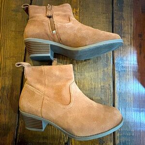 Vionic Tan Suede Bootie 7